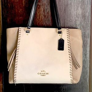 Unique Coach Tote 💕